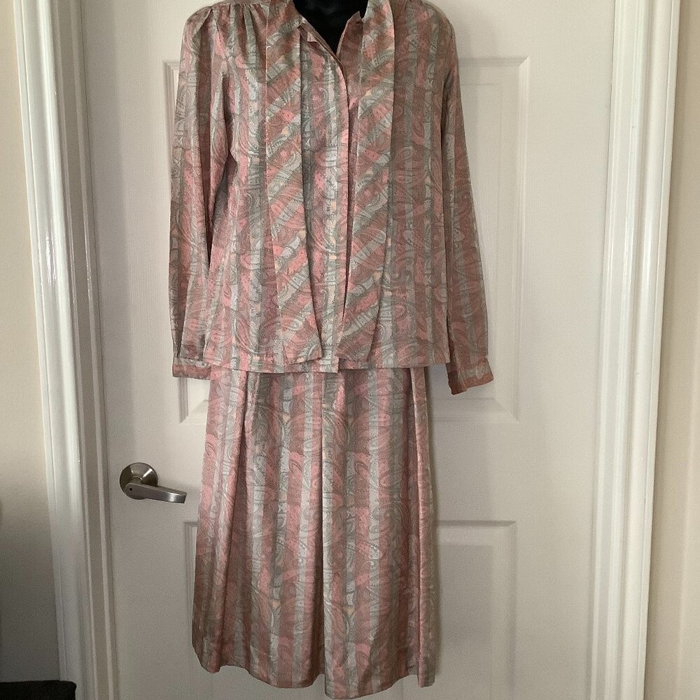 Career Guild Women Paisley 2 Piece Pleated Skirt Suit